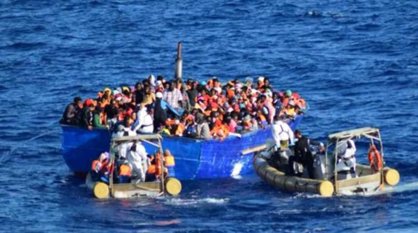 Plus de mille migrants secourus dimanche au large de la Sicile Plus de mille migrants secourus dimanche au large de la Sicile