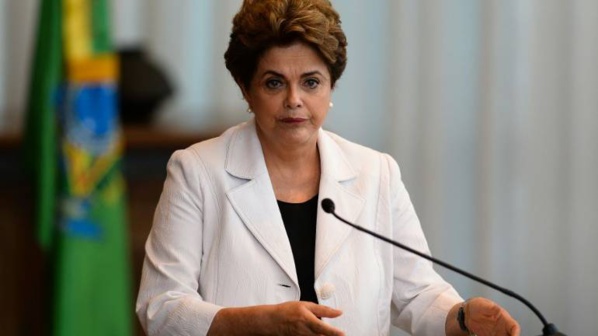 Dilma Rousseff se défend (seule) devant le Sénat au Brésil