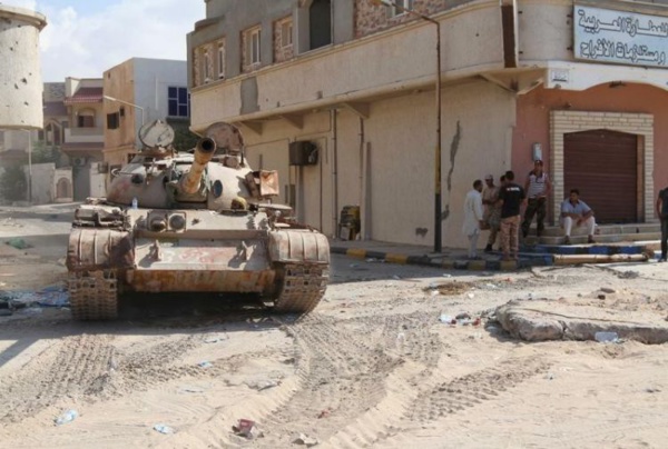 Le Drian redoute en Libye un éparpillement des djihadistes Le Drian redoute en Libye un éparpillement des djihadistes