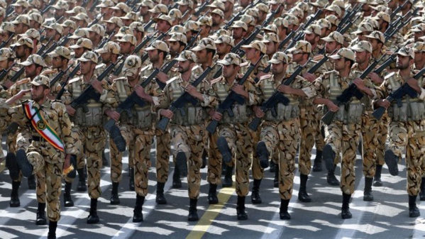 L'Iran affiche ses forces lors de parades militaires L'Iran affiche ses forces lors de parades militaires