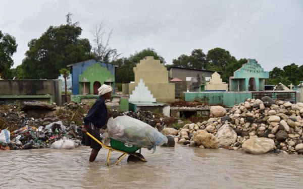 L'ouragan Matthew s'abat sur Haïti, un mort