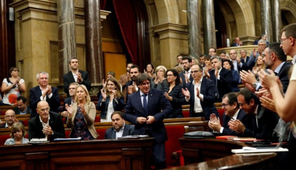 Le parlement catalan vote un référendum sur l'indépendance en 2017 Le parlement catalan vote un référendum sur l'indépendance en 2017