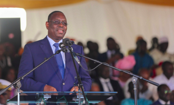 CONSTRUCTION D’AUTOROUTES: Macky Sall prend la grosse tête ! CONSTRUCTION D’AUTOROUTES: Macky Sall prend la grosse tête !