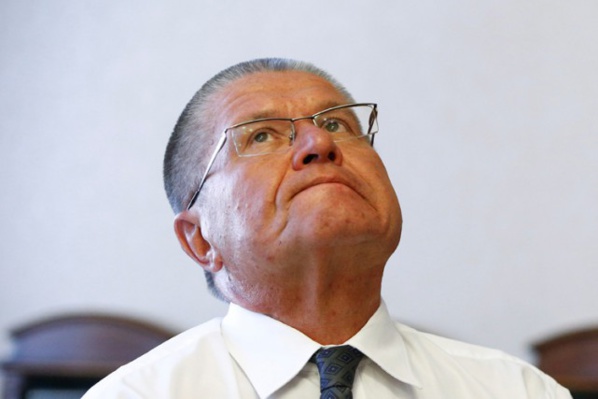 Russie: Le ministre de l'Economie inculpé pour extorsion de pots-de-vin Russie: Le ministre de l'Economie inculpé pour extorsion de pots-de-vin