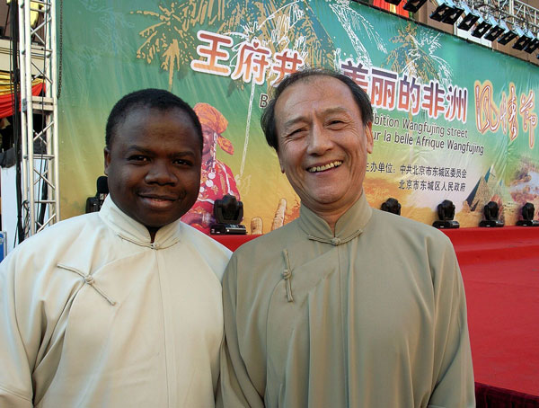 FRANCIS TCHIEGUE : Docteur en mathématiques, star africaine en Chine