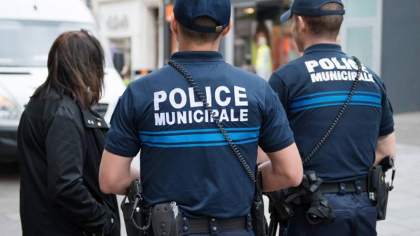 Les policiers municipaux peuvent porter des pistolets