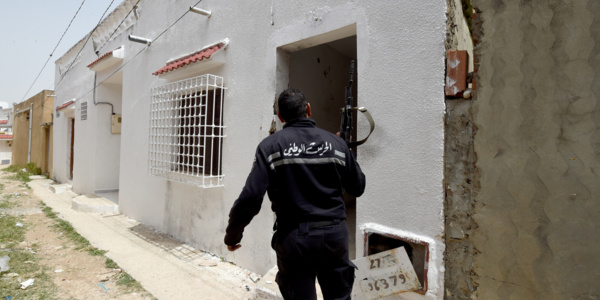 Attentat de Berlin: la Tunisie arrête trois personnes liées à l'auteur présumé, dont son neveu Attentat de Berlin: la Tunisie arrête trois personnes liées à l'auteur présumé, dont son neveu