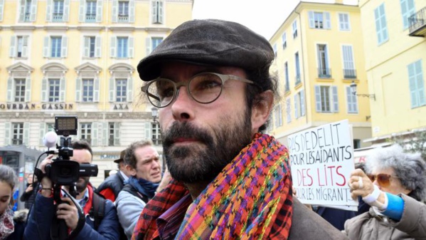 France: Un agriculteur jugé pour avoir aidé des migrants France: Un agriculteur jugé pour avoir aidé des migrants