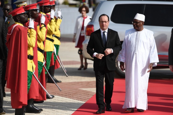 Hollande au sommet Afrique-France: "la France restera toujours au côté du Mali"