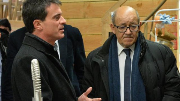 Valls ici avec Le Drian, le ministre de la Défense