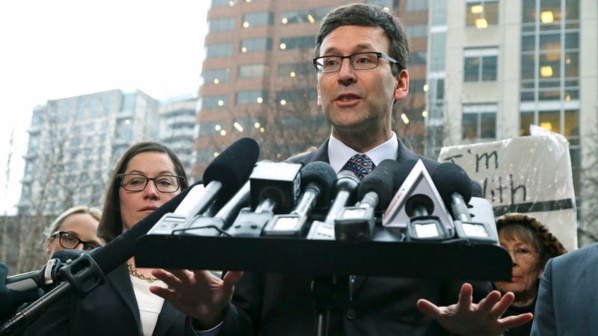 Un juge fédéral bloque le décret anti-immigration de Donald Trump Un juge fédéral bloque le décret anti-immigration de Donald Trump