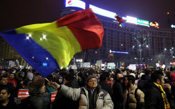 Le gouvernement roumain abroge son décret sur la corruption