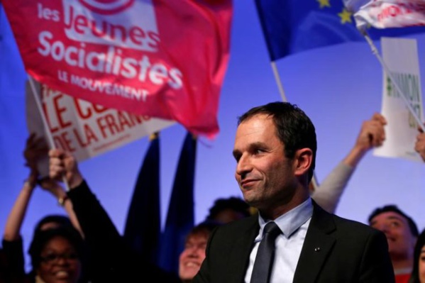 Hamon accepte l'offre de dialogue de Mélenchon Hamon accepte l'offre de dialogue de Mélenchon