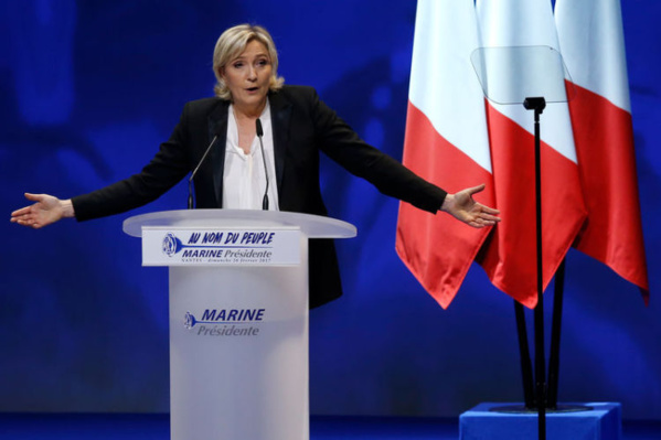 Marine Le Pen se pose en victime des médias et des juges