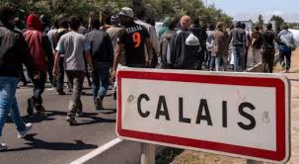 Des centaines de migrants de retour à Calais