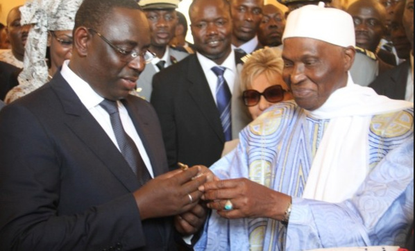 En finir avec les logiques d’accaparement des biens publics: l’urgence de la transparence et de l’exemplarité. En finir avec les logiques d’accaparement des biens publics: l’urgence de la transparence et de l’exemplarité.