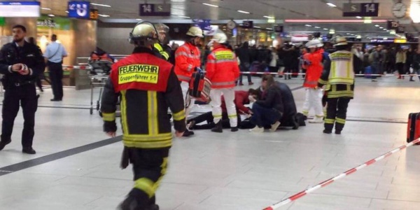 Allemagne: attaque à la hache à la gare de Dusseldorf, au moins 5 blessés Allemagne: attaque à la hache à la gare de Dusseldorf, au moins 5 blessés