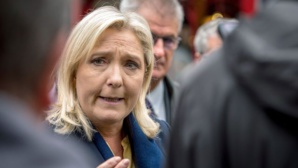 Emplois fictifs présumés: Marine Le Pen refuse d'aller chez le juge