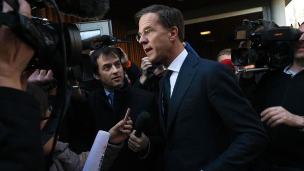 Pays-Bas: La droite devance nettement l'extrême droite aux législatives Pays-Bas: La droite devance nettement l'extrême droite aux législatives