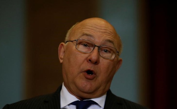 Conditions d'une vente des 5% de l'Etat dans Renault pas réunies, dit Sapin Conditions d'une vente des 5% de l'Etat dans Renault pas réunies, dit Sapin