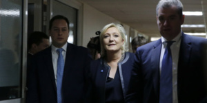 Marine Le Pen un peu avant sa rencontre avec Poutine Marine Le Pen un peu avant sa rencontre avec Poutine