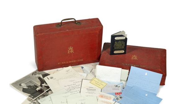 Cent mille livres pour des lettres de Jackie Kennedy à un soupirant Cent mille livres pour des lettres de Jackie Kennedy à un soupirant