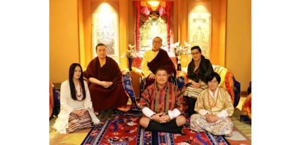 Tibet: un des principaux lamas abandonne la vie monastique pour se marier Tibet: un des principaux lamas abandonne la vie monastique pour se marier