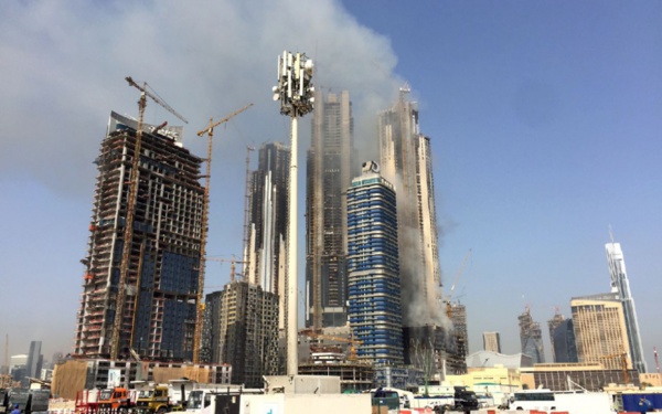 Dubaï : un nouvel incendie près de la plus haute tour du monde Dubaï : un nouvel incendie près de la plus haute tour du monde