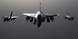 Frappes américaines en Syrie: la Russie dénonce, les alliés approuvent Frappes américaines en Syrie: la Russie dénonce, les alliés approuvent