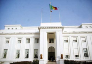 De l’indépendance à la servitude. De l’indépendance à la servitude.