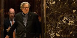 Trump prend ses distances avec son conseiller stratégique Bannon Trump prend ses distances avec son conseiller stratégique Bannon