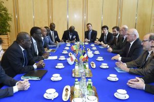 TER Dakar-Diamniadio : les financements AFD et Trésor français signés à Bercy
