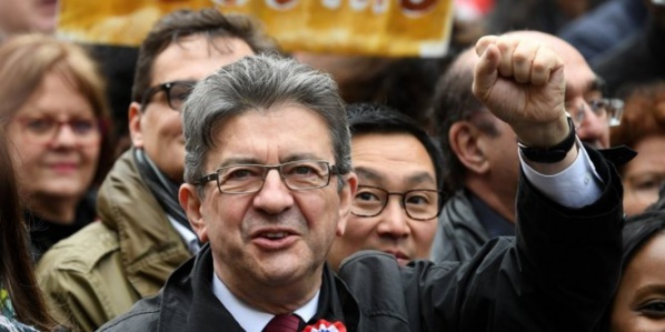 Mélenchon: «je ne suis pas un gourou, je ne suis pas un guide. Je suis un responsable politique. » Mélenchon: «je ne suis pas un gourou, je ne suis pas un guide. Je suis un responsable politique. »