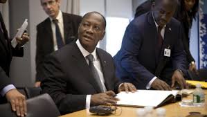 Ouattara: l'économie ivoirienne affectée par la chute des cours du cacao
