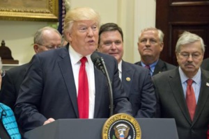 USA: Trump réitère sa menace de démanteler les grandes banques USA: Trump réitère sa menace de démanteler les grandes banques