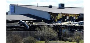 Suède: une mosquée ravagée par un incendie probablement criminel Suède: une mosquée ravagée par un incendie probablement criminel