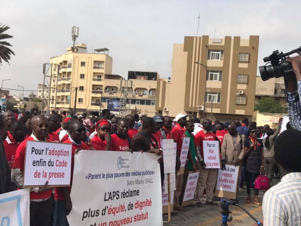 Les journalistes dénoncent la "situation alarmante" de leur secteur d’activité Les journalistes dénoncent la "situation alarmante" de leur secteur d’activité