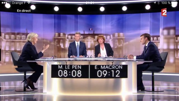 Le débat présidentiel à couteaux tirés se poursuit dans les médias Le débat présidentiel à couteaux tirés se poursuit dans les médias