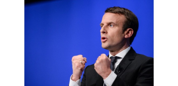 Macron mènera le "combat" pour obtenir une restructuration de la dette grecque Macron mènera le "combat" pour obtenir une restructuration de la dette grecque