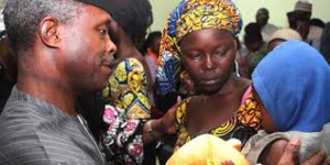 Nigeria: plusieurs dizaines de lycéennes de Chibok libérées des mains de Boko Haram Nigeria: plusieurs dizaines de lycéennes de Chibok libérées des mains de Boko Haram