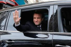 Macron, entre cuisine française et marmite africaine