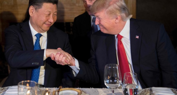 Trump enterre la hache de guerre et conclut un accord commercial avec la Chine Trump enterre la hache de guerre et conclut un accord commercial avec la Chine