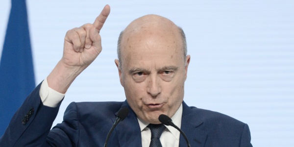 Alain Juppé dément tout accord avec Emmanuel Macron Alain Juppé dément tout accord avec Emmanuel Macron