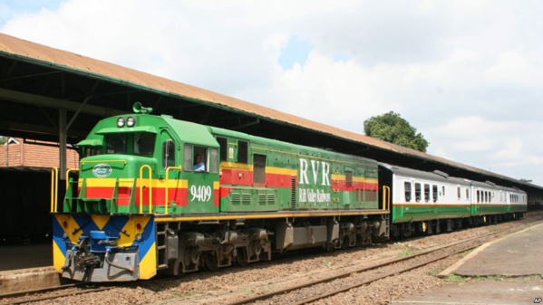 Le Kenya lance son "train de la liberté" entre Nairobi et Mombasa Le Kenya lance son "train de la liberté" entre Nairobi et Mombasa