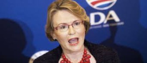 Afrique du Sud: l'ex-cheffe de l'opposition punie pour des tweets sur la colonisation Afrique du Sud: l'ex-cheffe de l'opposition punie pour des tweets sur la colonisation