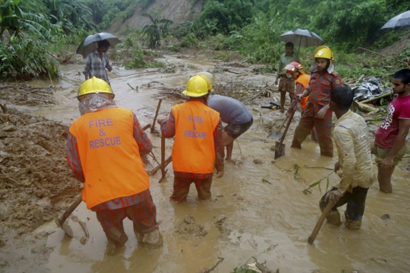 Bangladesh: la mousson fait au moins 77 morts Bangladesh: la mousson fait au moins 77 morts