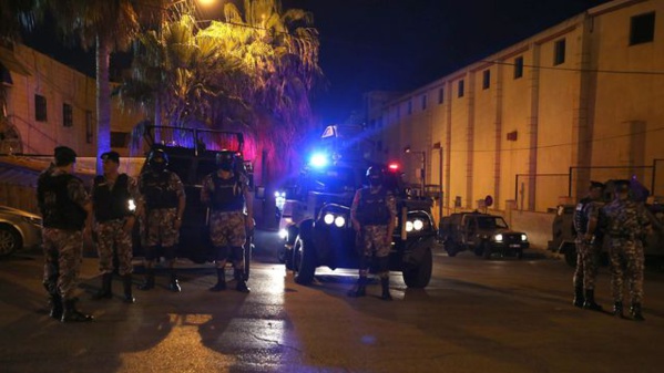 Fusillade dans l'enceinte de l'ambassade d'Israël à Amman, un mort et deux blessés Fusillade dans l'enceinte de l'ambassade d'Israël à Amman, un mort et deux blessés