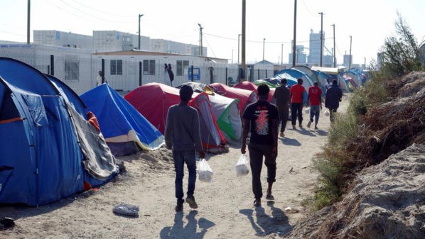France: le gouvernement va créer deux centres pour les migrants de Calais France: le gouvernement va créer deux centres pour les migrants de Calais