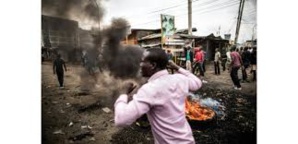Kenya: la police dit avoir tué deux hommes attaquant un bureau de vote Kenya: la police dit avoir tué deux hommes attaquant un bureau de vote