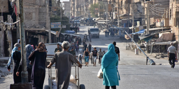 Syrie: au moins 34 civils tués dans des raids russes près de Deir Ezzor Syrie: au moins 34 civils tués dans des raids russes près de Deir Ezzor